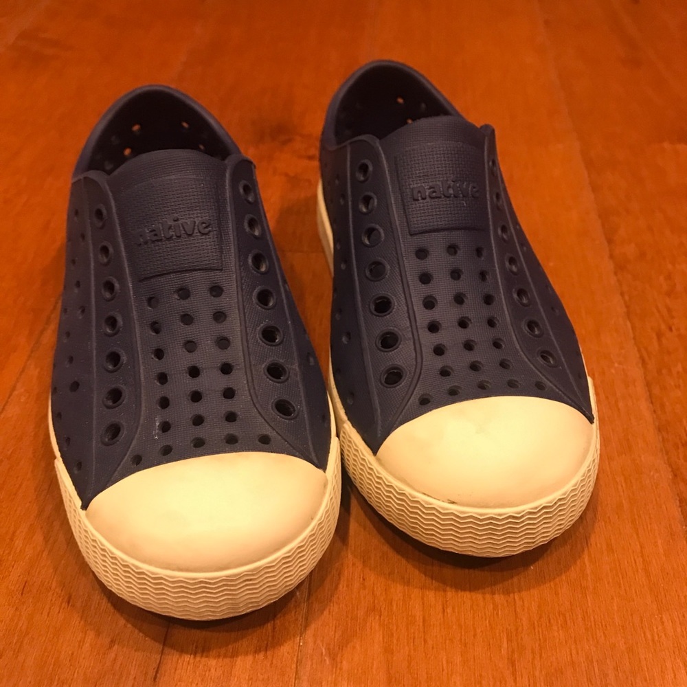 Native Shoes Navy and bone 11c euc
